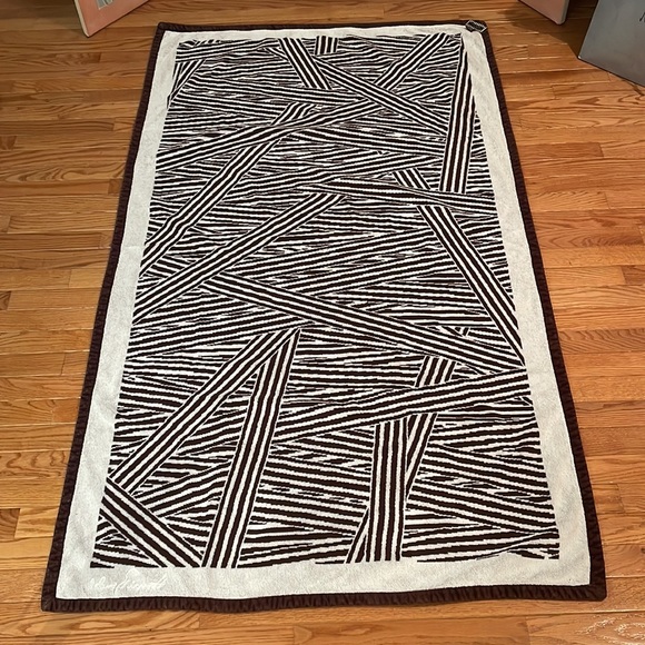 Henri Bendel Distressed Striped Beach Towel RARE - Picture 2 of 3